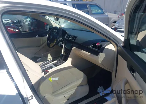 2013 Volkswagen Passat 2.5L Se from USA, damaged, VIN 1VWBP7A35DC047645